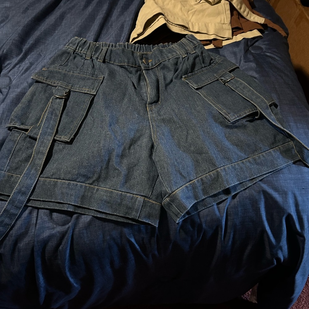 Casual Denim Cargo Shorts with Belt